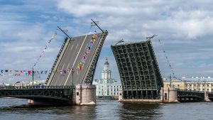 Дворцовый мост. Санкт-Петербург